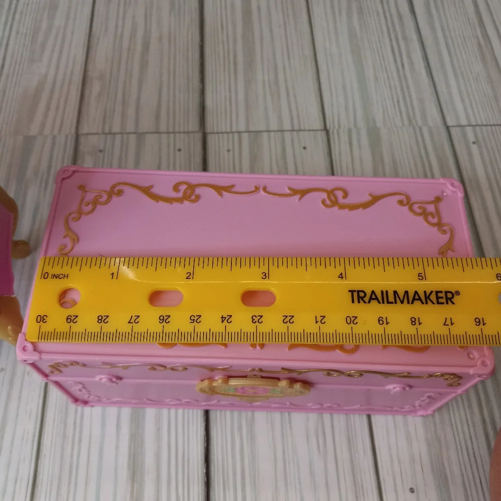 Barbie Island Princess Vanity Desk & Wardrobe Trunk